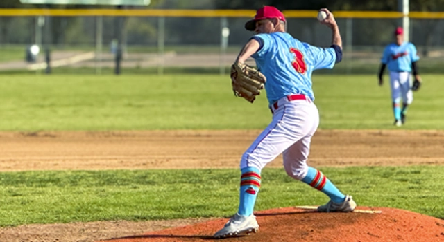 Redbirds Edge Sultanes in Nail-Biting Semifinal Series