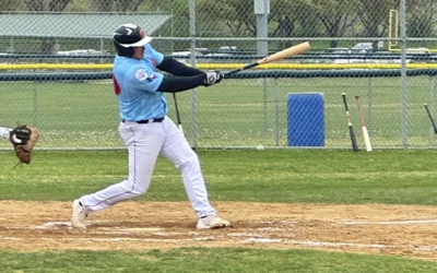 Redbirds (50+) Outslug Laguneros in Thrilling 11-8 Victory!